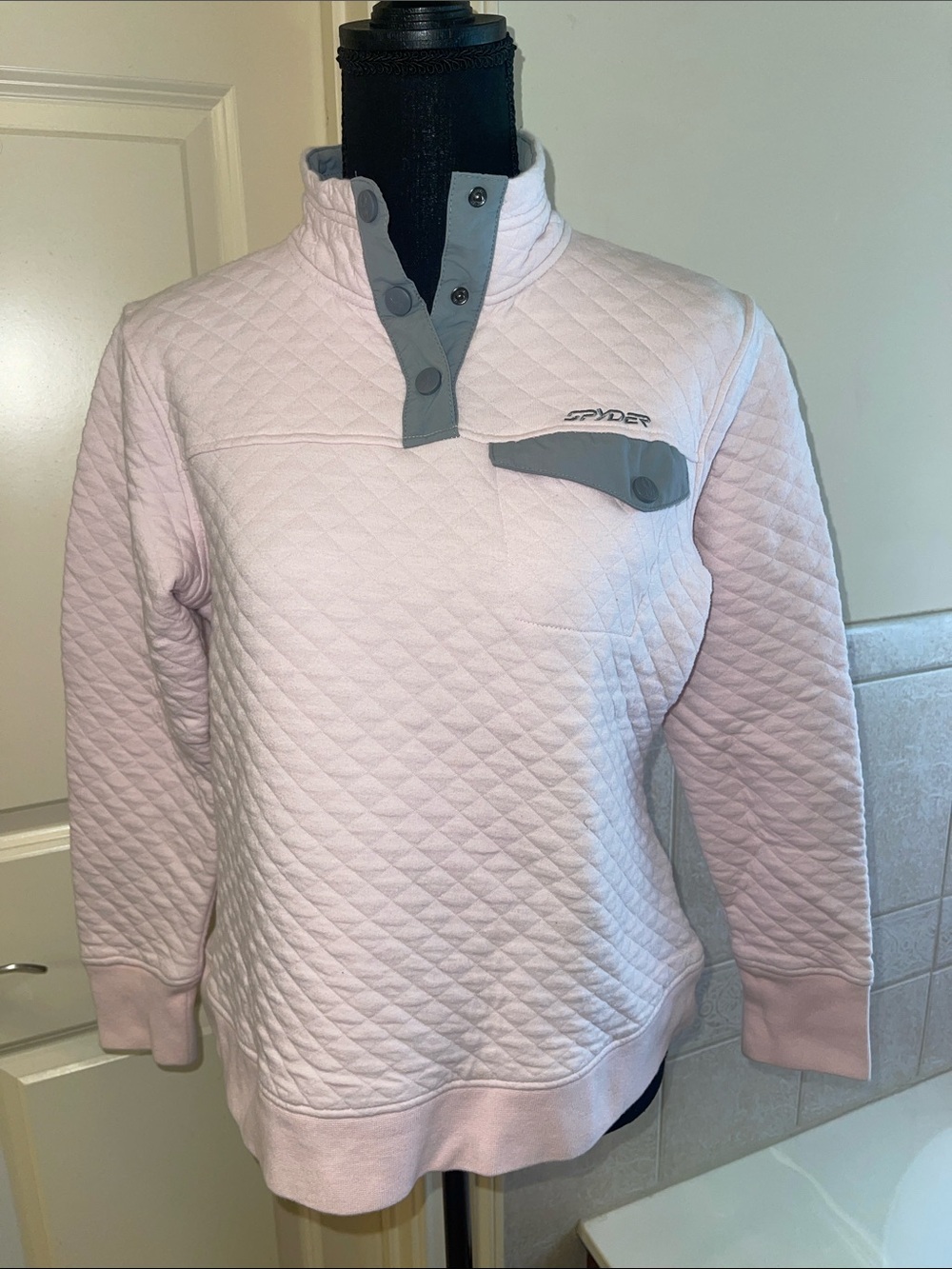 Spyder Light Pink Quilted Pullover with Gray Snap Placket